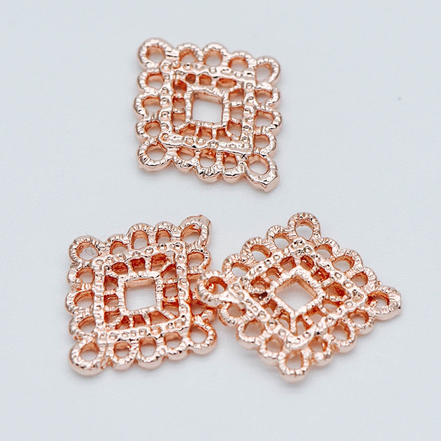 10pcs Gold Plated Brass Diamond Charms: Filigree Rhombus Connectors (GB-082)